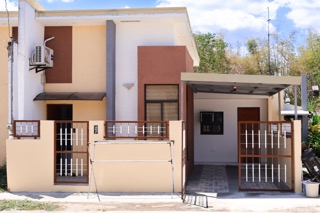 Spacious 2BR Getaway | Netflix•Wi-Fi•9Pax•Parking